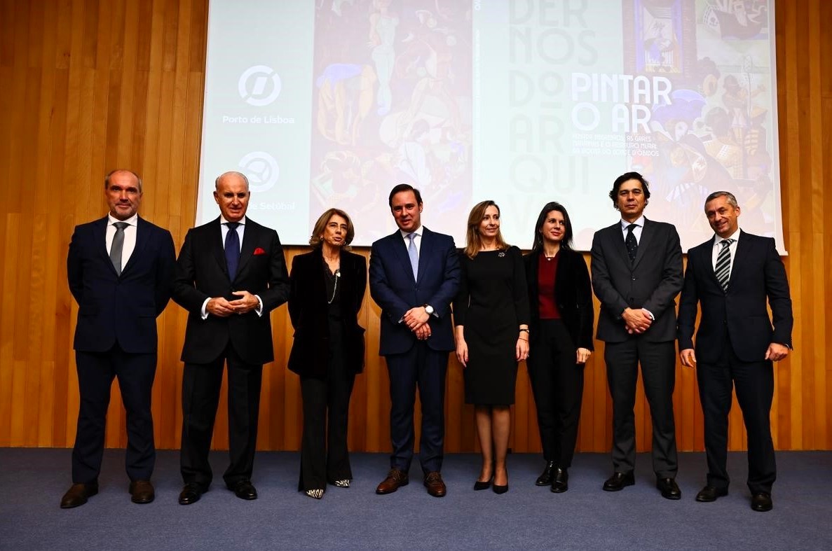 Fotografia do grupo na cerimónia de 12 de dezembro