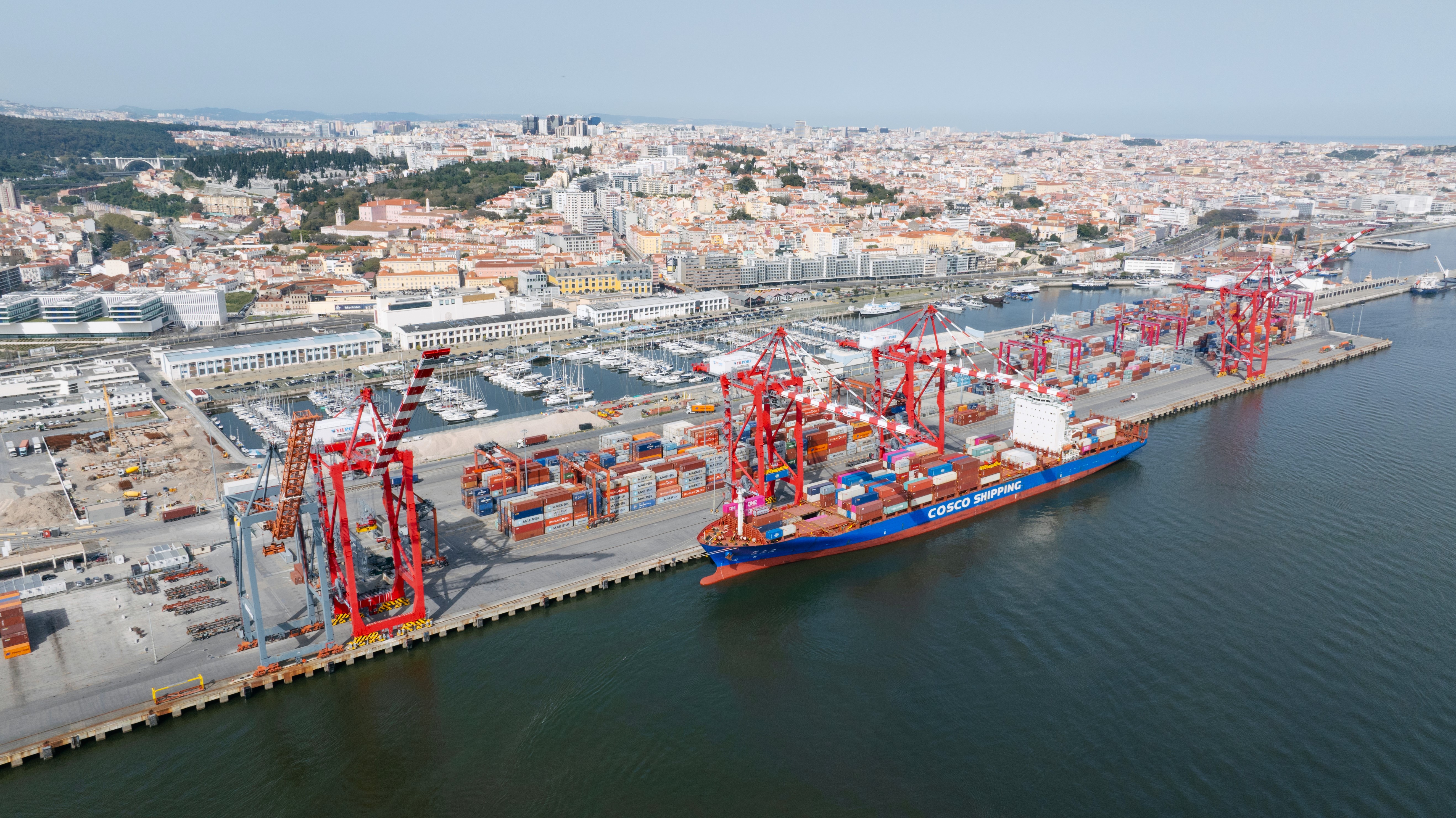 Terminal de Contentores de Alcântara