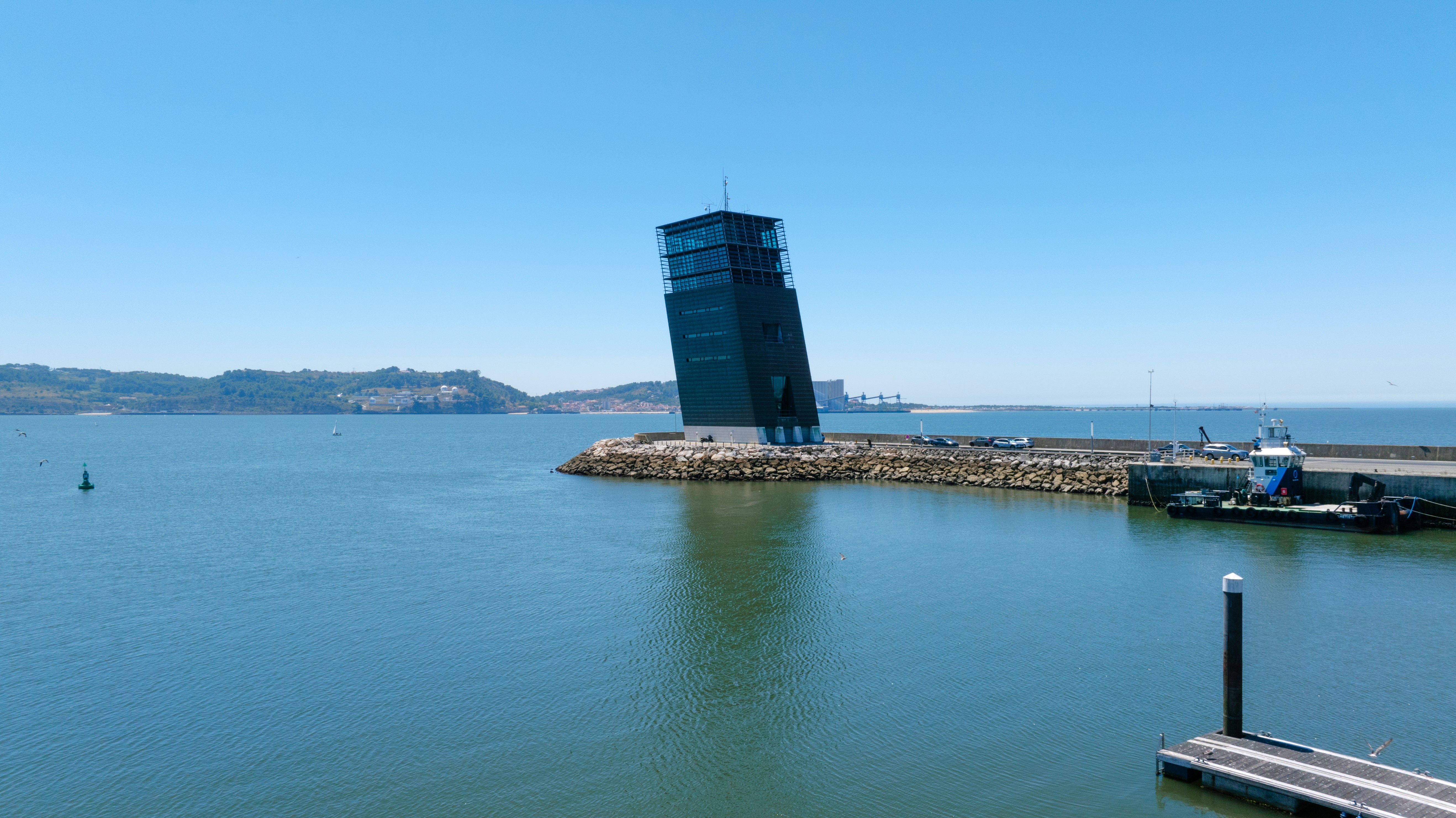 Torre do VTS em Algés